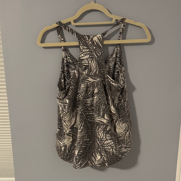 Bundle of 3 Women's Small Basic Tee & Tanks Olive, Burgundy, and Palm Print Tops - Picture 4 of 10